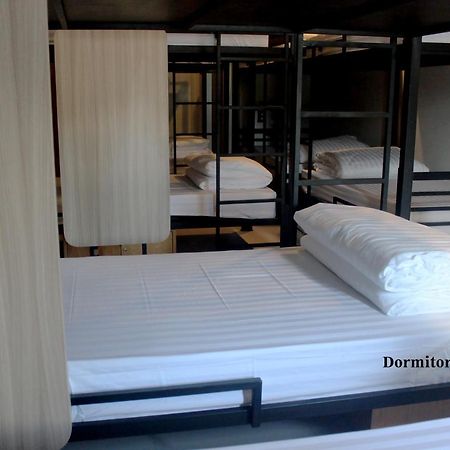 Phuket Marine Poshtel - Sha Plus Чалонг Экстерьер фото