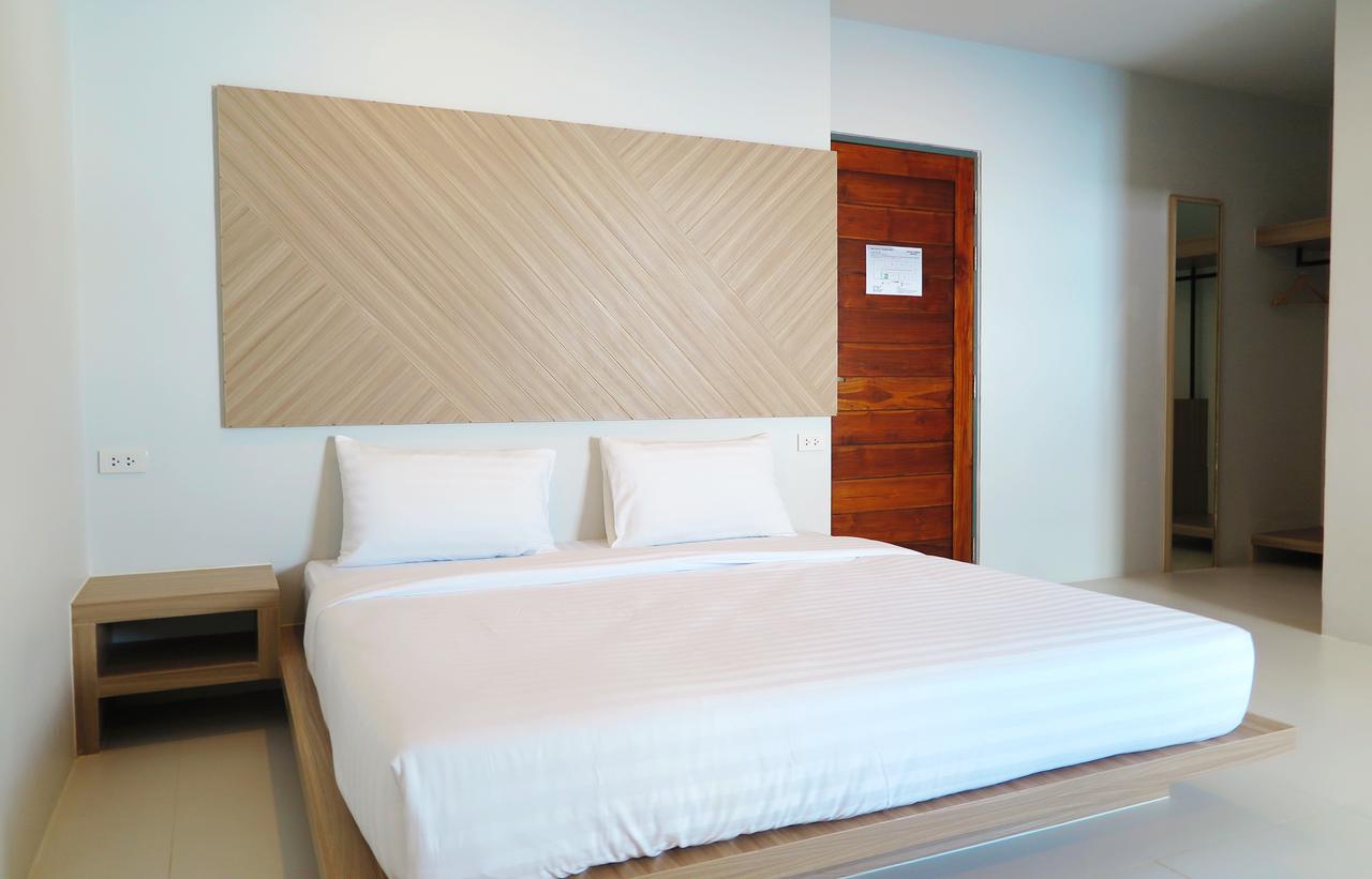 Phuket Marine Poshtel - Sha Plus Чалонг Экстерьер фото