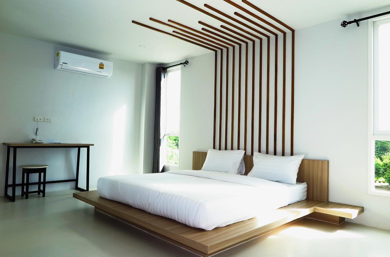 Phuket Marine Poshtel - Sha Plus Чалонг Экстерьер фото