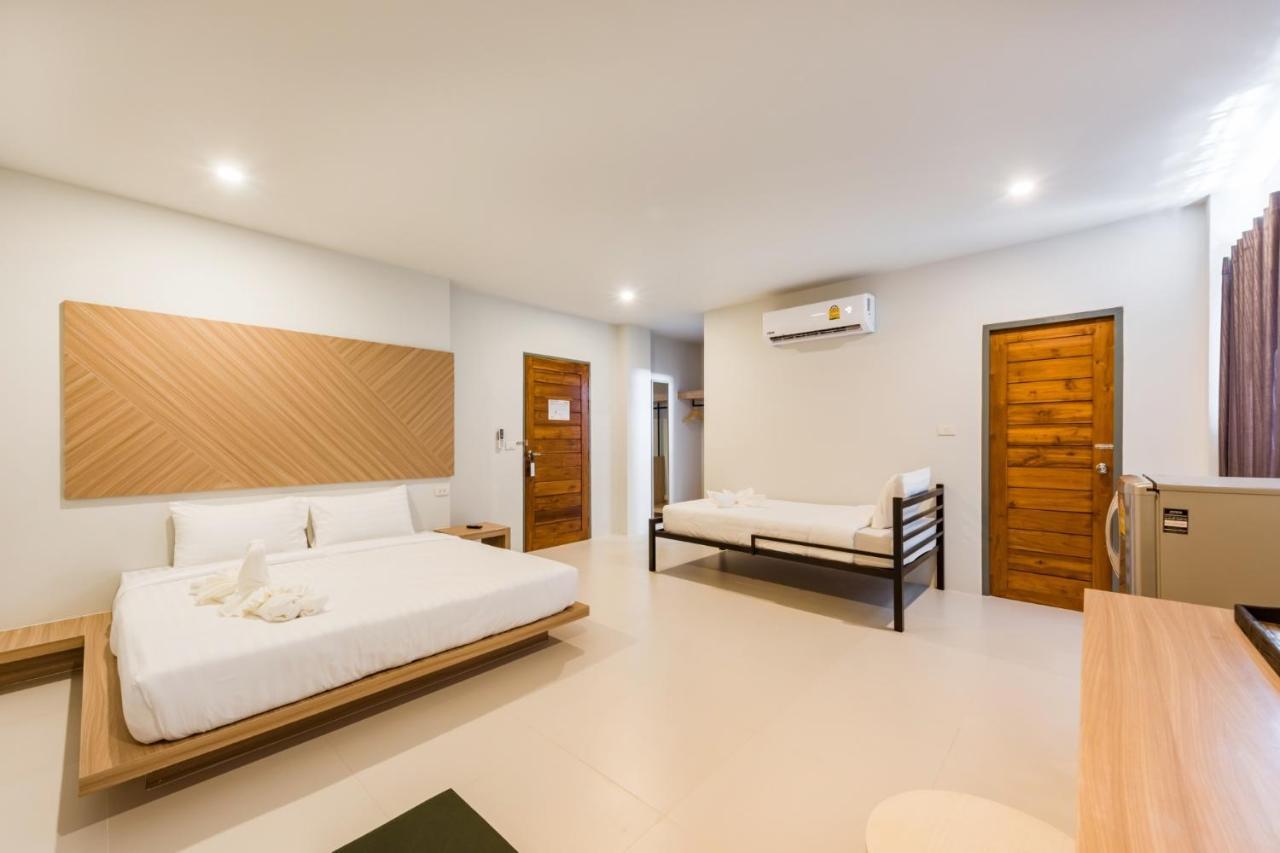 Phuket Marine Poshtel - Sha Plus Чалонг Экстерьер фото