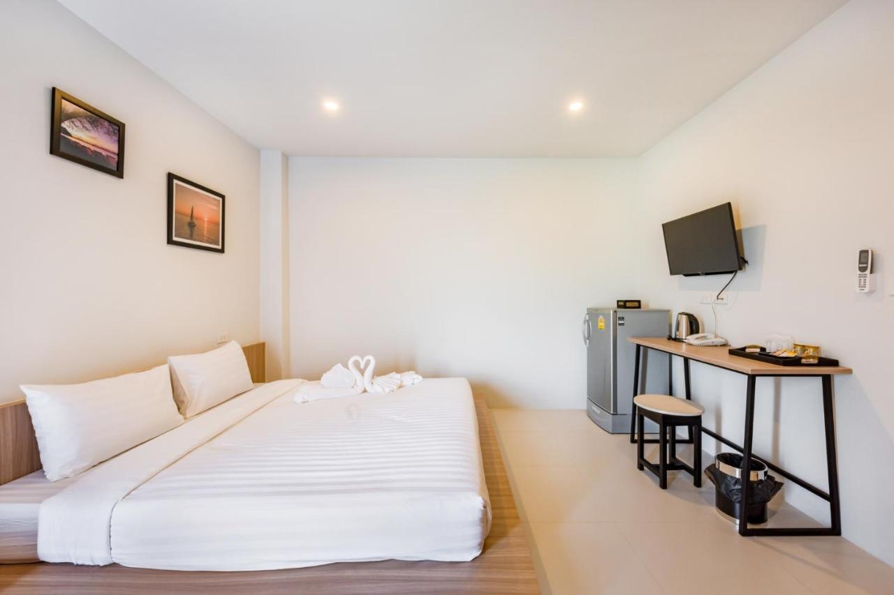Phuket Marine Poshtel - Sha Plus Чалонг Экстерьер фото