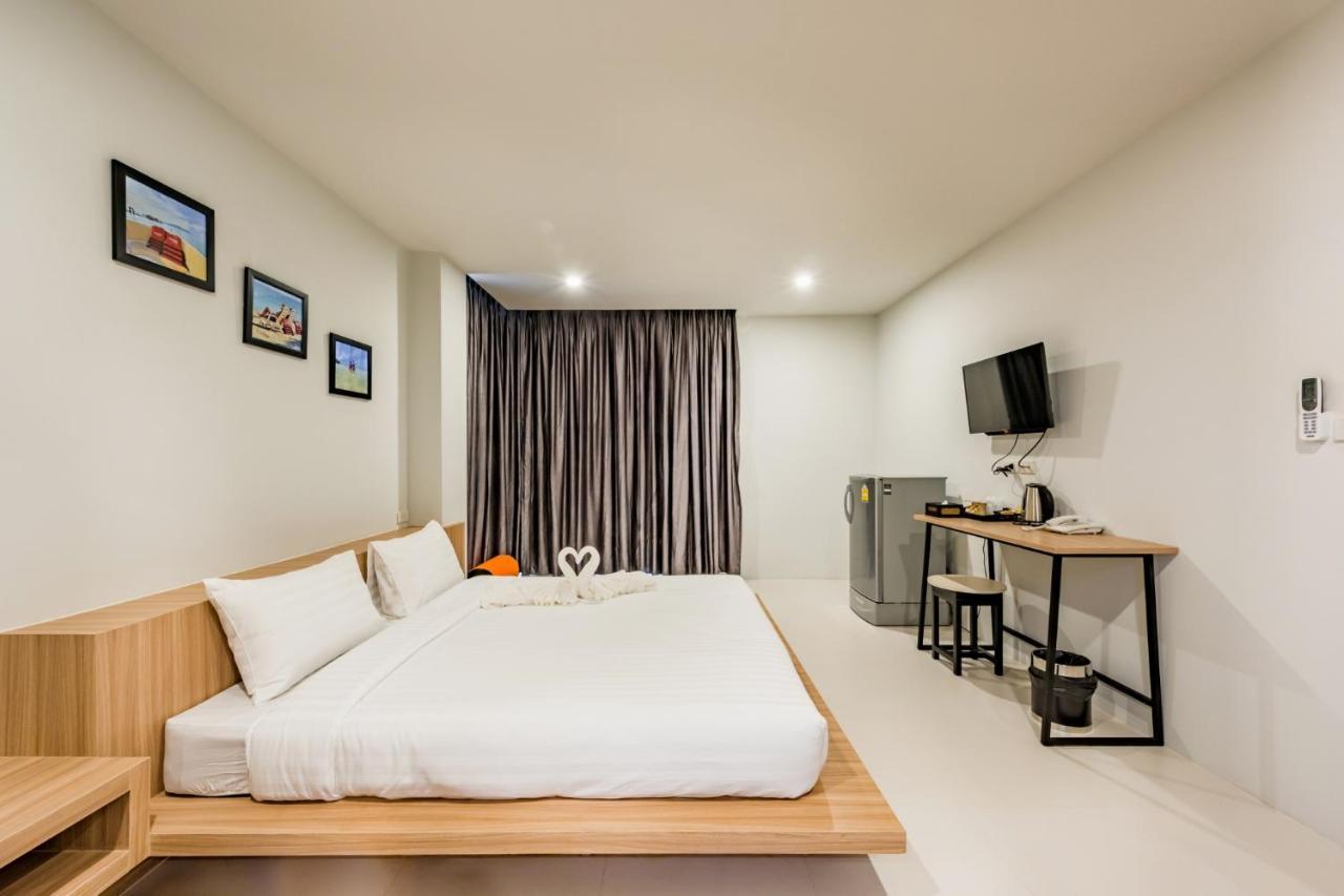 Phuket Marine Poshtel - Sha Plus Чалонг Экстерьер фото