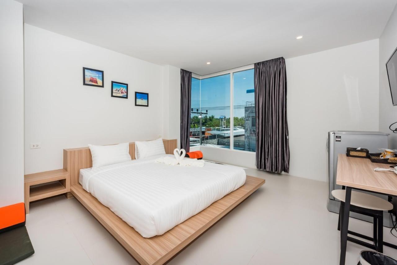 Phuket Marine Poshtel - Sha Plus Чалонг Экстерьер фото